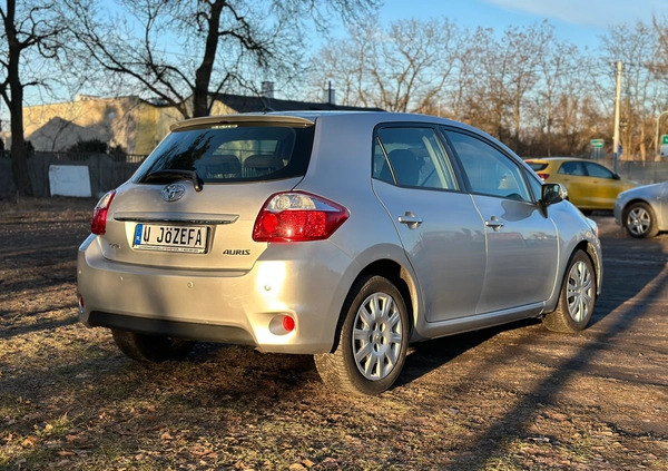 Toyota Auris cena 25800 przebieg: 160000, rok produkcji 2010 z Pakość małe 301